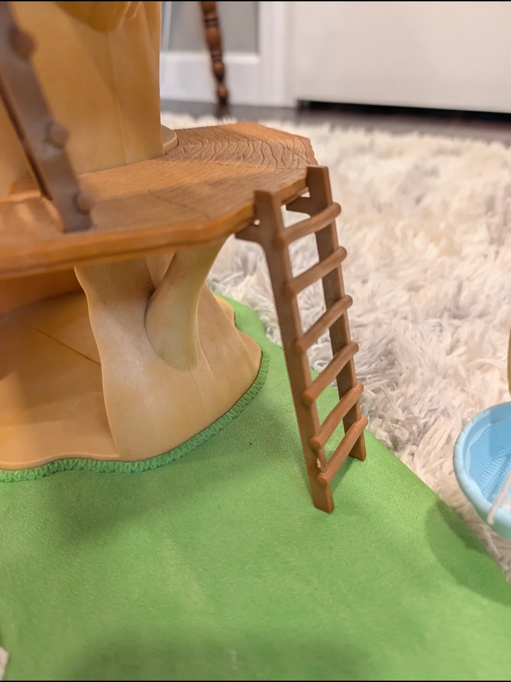 CALOCO CRITTERS Woodland Adventure Tree House Playset House And Accessories